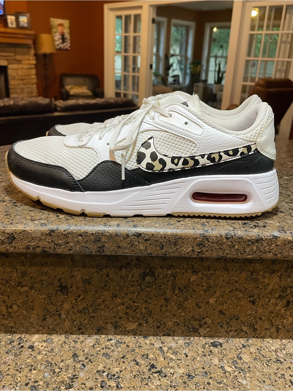 Nike Air Max SC Women’s Sz 10 White Black Leopard-Print Swoosh Athletic Shoes - Picture 2 of 10